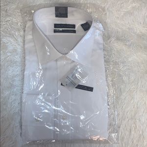 Men’s white dress shirt (Classic Fit)